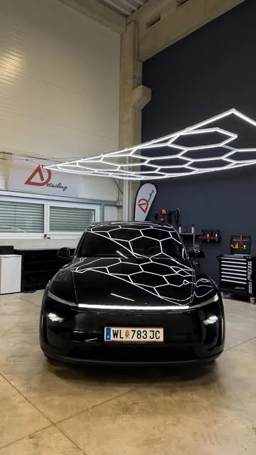Tesla Model X in Schwarz nach Außenaufbereitung bei A.Detailing Linz